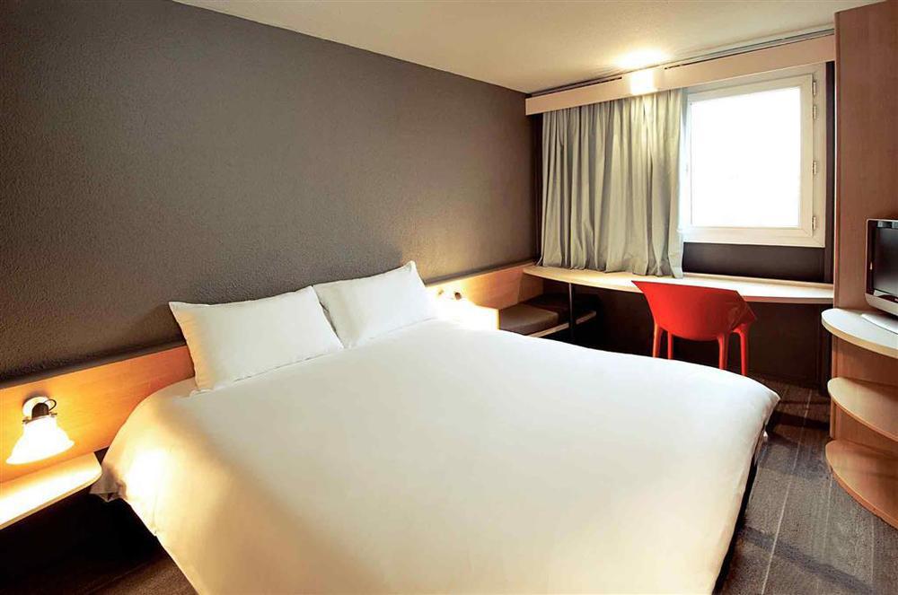 Ibis Maine Montparnasse Hotel Париж Стая снимка